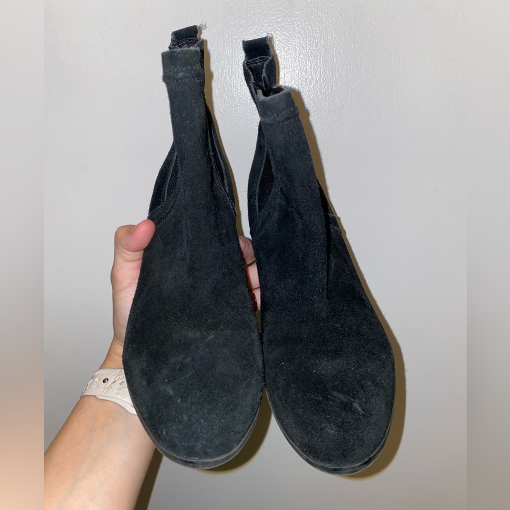 Sam Edelman Circus Black Suede Booties In Size 6.